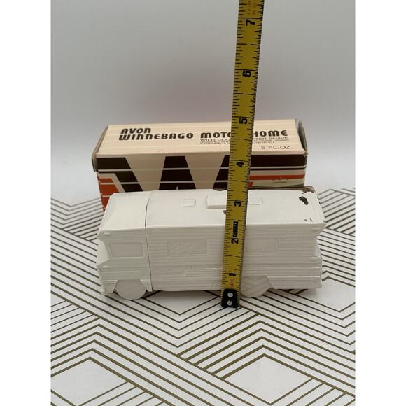 Vintage Avon Winnebago RV Motor Home After Shave with Original Box And Stickers - Picture 4 of 5